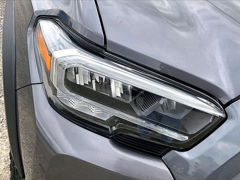 Used 2021 Toyota Tacoma TRD Off-Road w/ TRD Premium Off Road Package image 28