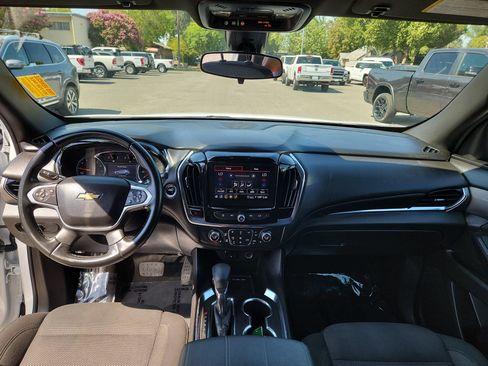 Used 2023 Chevrolet Traverse LT AWD/4WD image 26