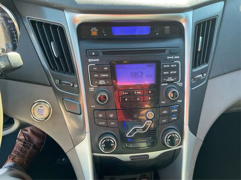 Used 2011 Hyundai Sonata Hybrid Sedan 4D image 12