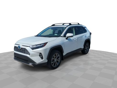 Used 2022 Toyota RAV4 Limited AWD/4WD image 4