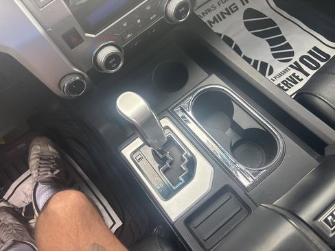 Used 2015 Toyota Tundra Limited AWD/4WD image 23