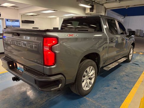 Used 2021 Chevrolet Silverado 1500 Custom image 3