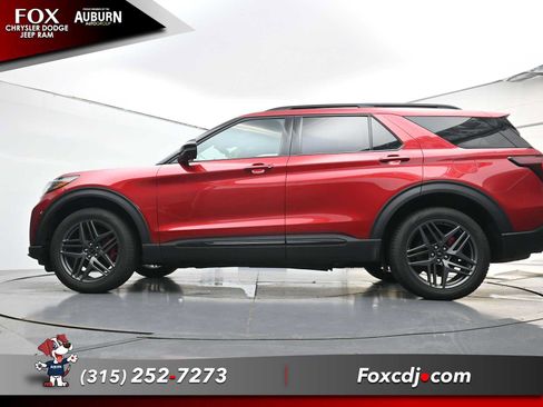 Used 2025 Ford Explorer ST-Line w/ ST-Line Street Pack AWD/4WD image 22