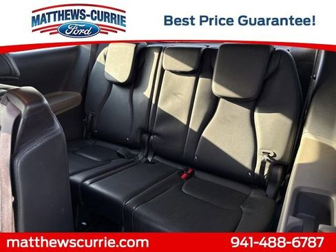Used 2025 Kia Carnival FWD image 13