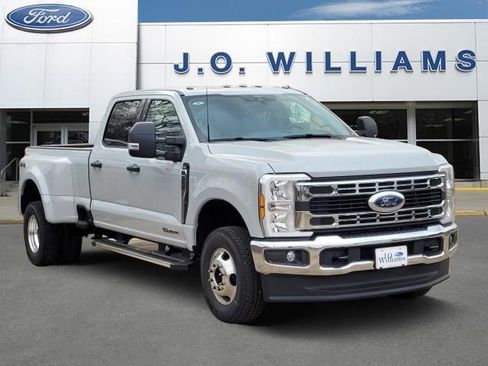 New 2026 Ford F350 XLT image 1