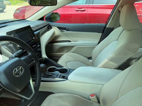 Used 2022 Toyota Camry LE FWD image 7