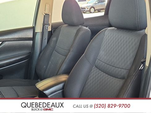 Used 2019 Nissan Rogue SV w/ Sun & Sound Touring Package FWD image 11