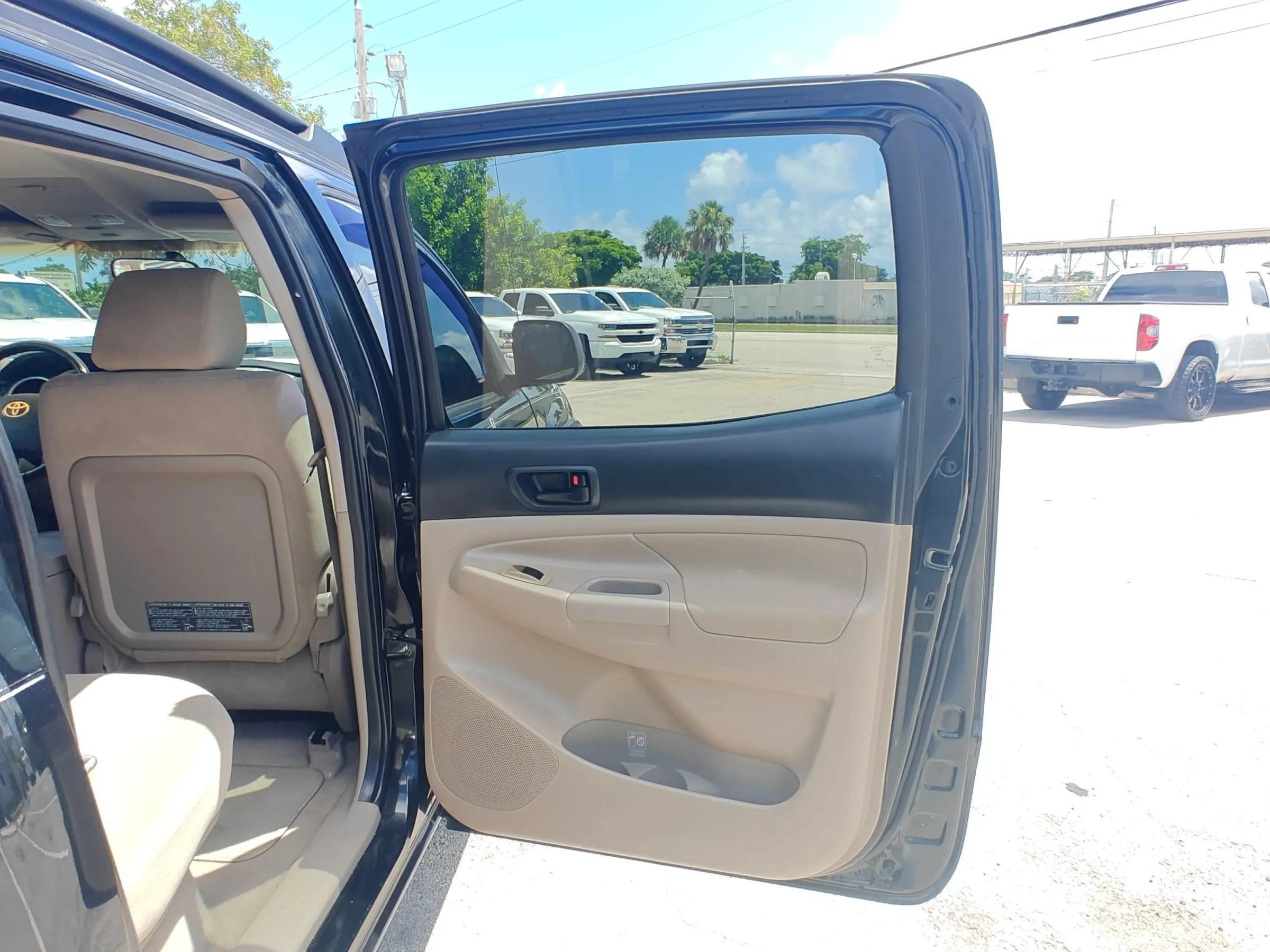 Used 2008 Toyota Tacoma PreRunner w/ SR5 Pkg #2 RWD image 17