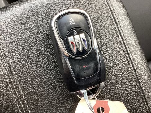 Used 2024 Buick Encore GX Sport Touring FWD image 33