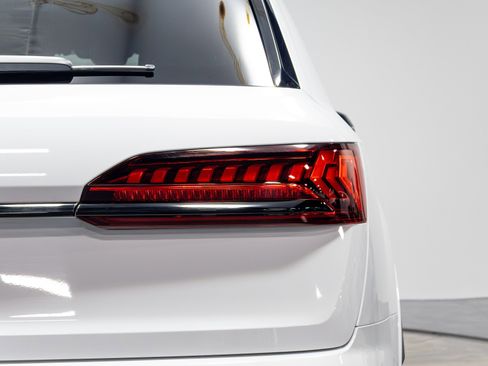 Used 2023 Audi SQ7 Prestige image 55