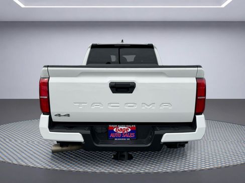 Used 2024 Toyota Tacoma SR5 AWD/4WD image 6