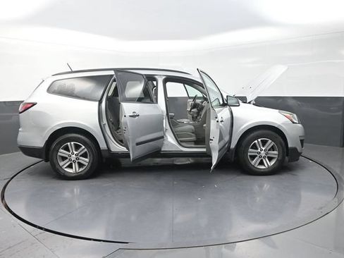 Used 2017 Chevrolet Traverse LS AWD/4WD image 46