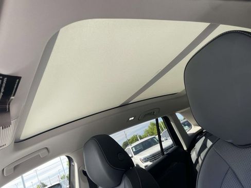 New 2026 Volkswagen Tiguan SE FWD image 19