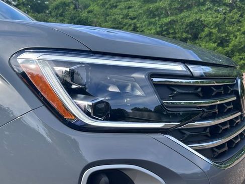 New 2026 Volkswagen Atlas SE FWD image 3