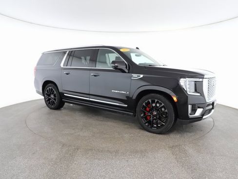 Used 2023 GMC Yukon XL Denali image 25