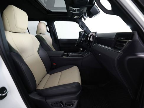 Used 2026 Lexus GX 550 image 10