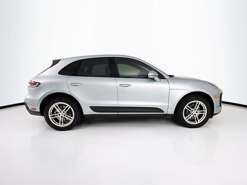 Certified 2025 Porsche Macan image 8