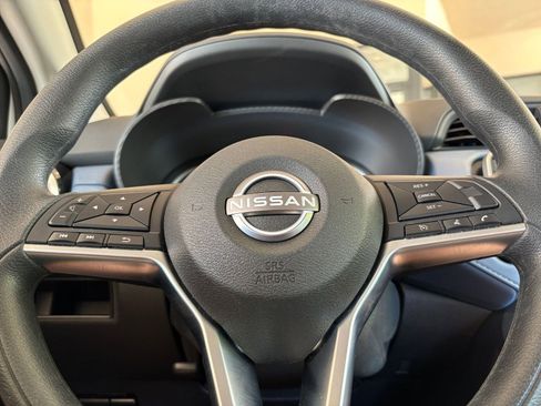 Used 2025 Nissan Versa SV FWD image 25