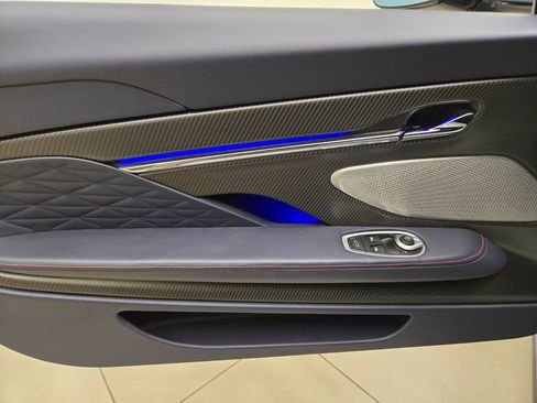 Used 2025 Aston Martin DB12 Coupe RWD image 28