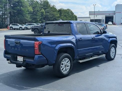 Used 2025 Toyota Tacoma SR5 AWD/4WD image 7