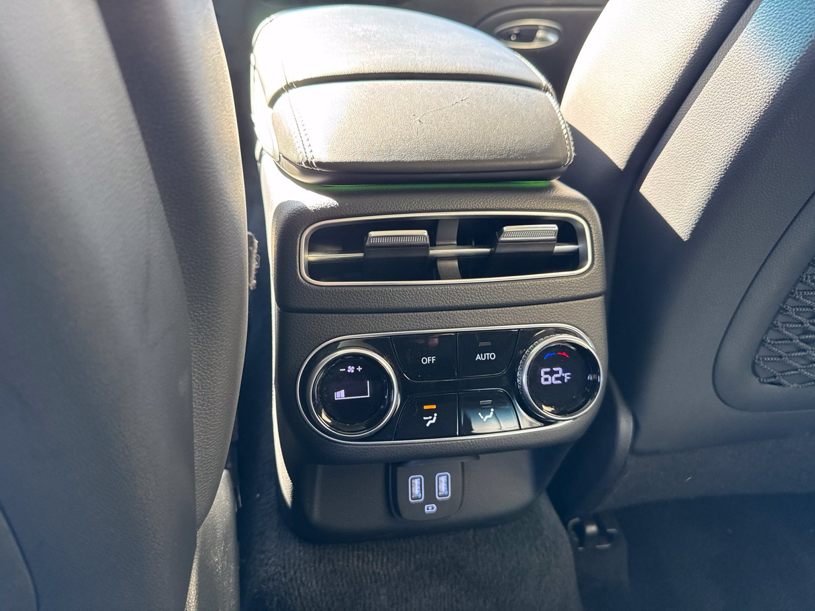 Used 2025 Genesis Electrified GV70 AWD/4WD image 18