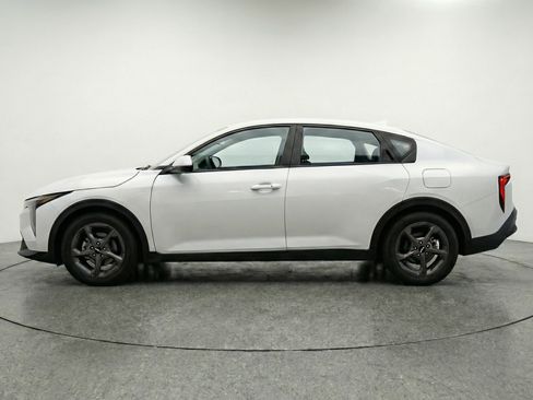 Used 2025 Kia K4 FWD image 5