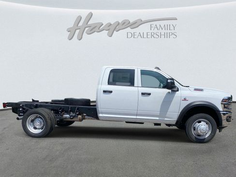 New 2026 RAM 5500 Tradesman AWD/4WD image 3