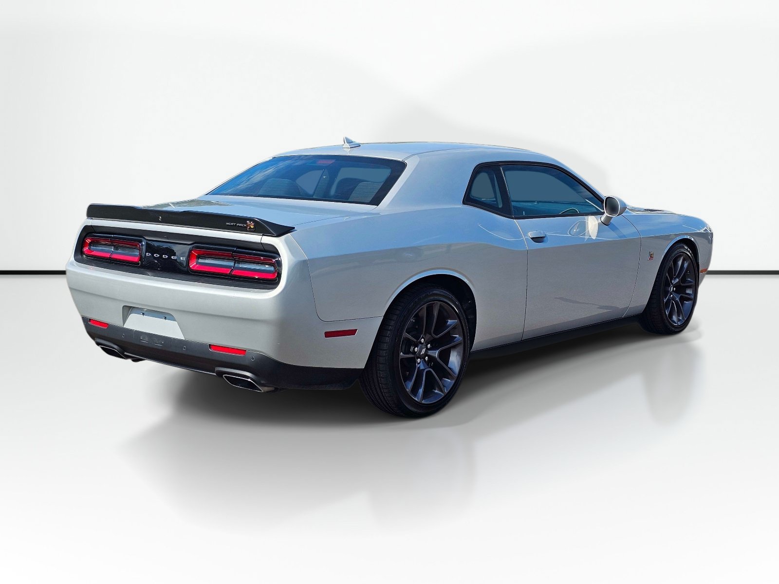Used 2022 Dodge Challenger R/T Scat Pack RWD image 8