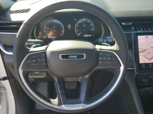 New 2025 Jeep Grand Cherokee Limited image 30