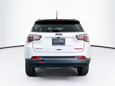 Used 2025 Jeep Compass Trailhawk AWD/4WD image 7