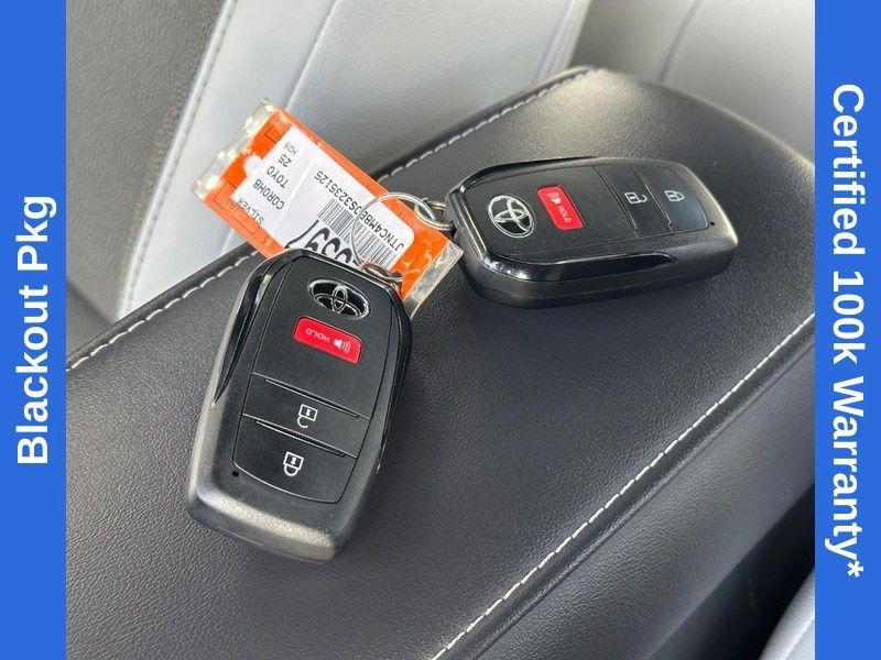 Used 2025 Toyota Corolla XSE FWD image 28