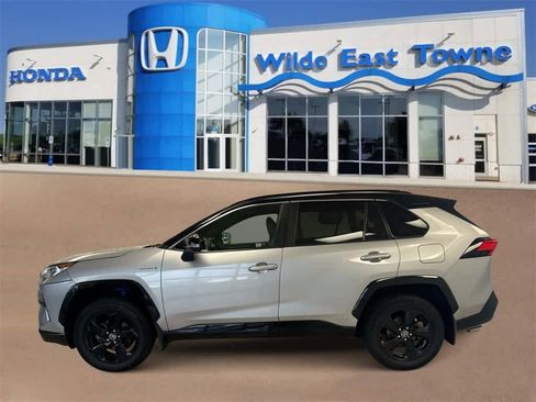 Used 2019 Toyota RAV4 XSE image 5
