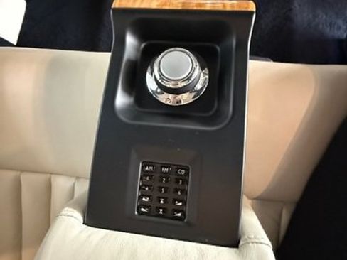 Used 2009 Rolls-Royce Phantom Sedan RWD image 31