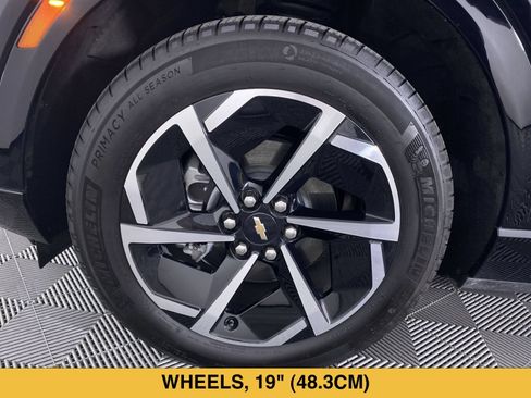 Certified 2024 Chevrolet Equinox EV LT FWD image 14