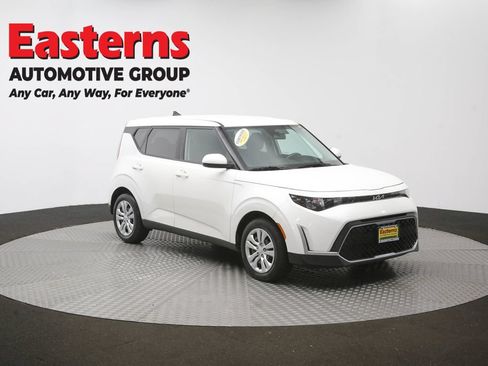 Used 2023 Kia Soul LX FWD image 48