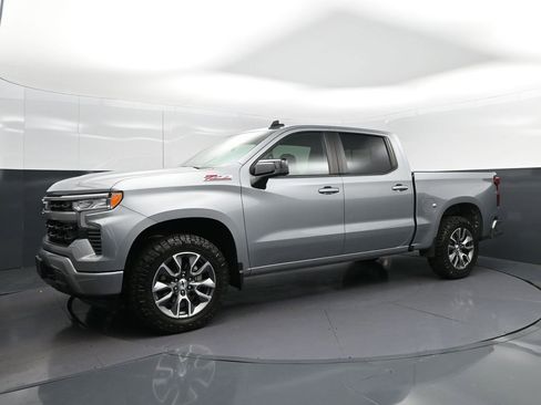 Used 2024 Chevrolet Silverado 1500 RST w/ Convenience Package II image 3