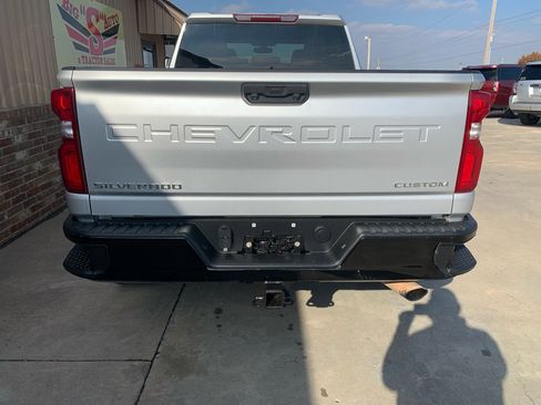 Used 2021 Chevrolet Silverado 2500 Custom w/ Custom Value Package image 17