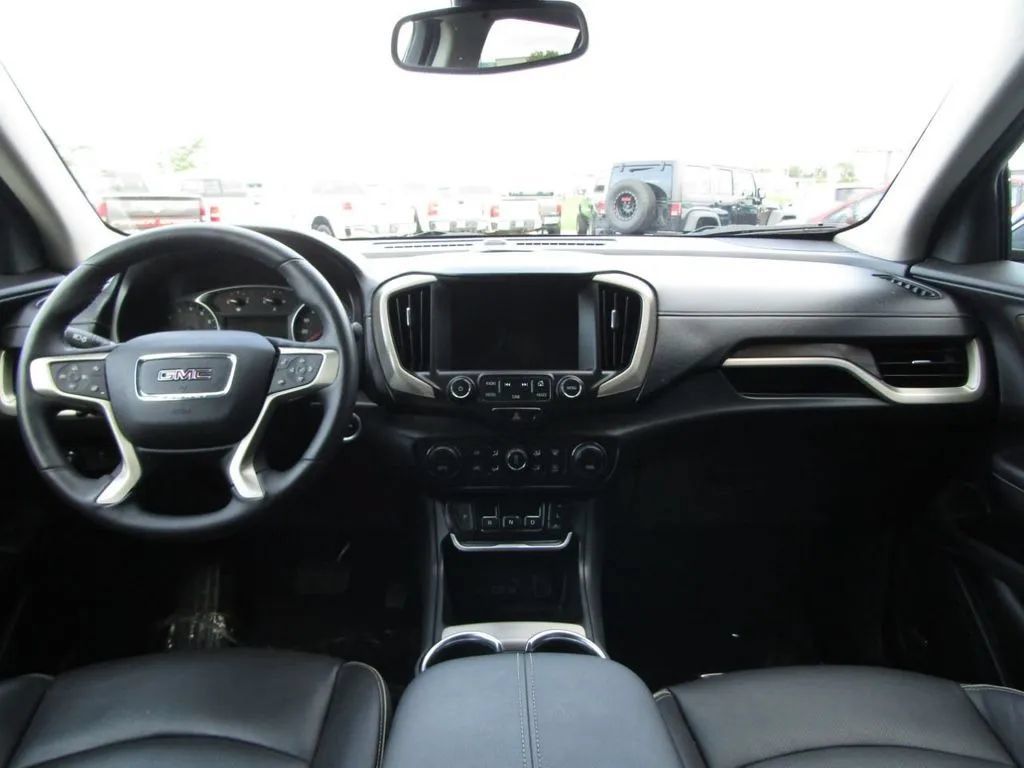 Used 2018 GMC Terrain Denali w/ Comfort Package AWD/4WD image 10