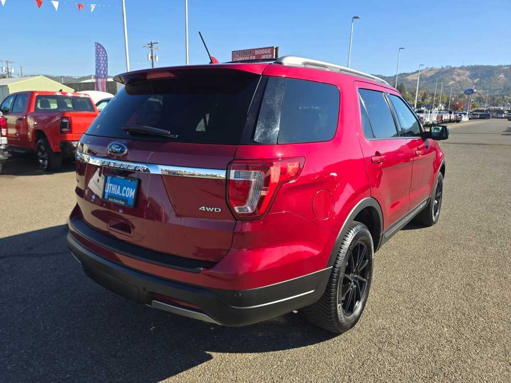 Used 2019 Ford Explorer XLT w/ Equipment Group 202A AWD/4WD image 5