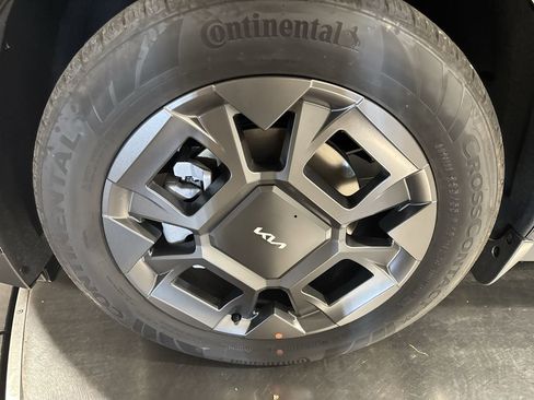 New 2026 Kia Carnival EX image 10