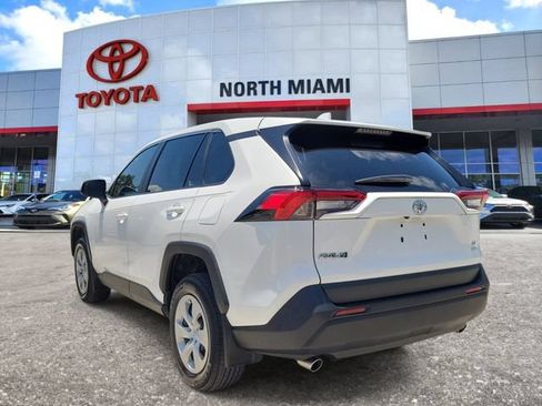Used 2024 Toyota RAV4 LE AWD/4WD image 3