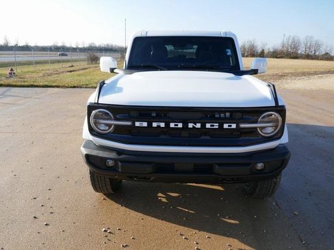 New 2025 Ford Bronco Outer Banks image 8