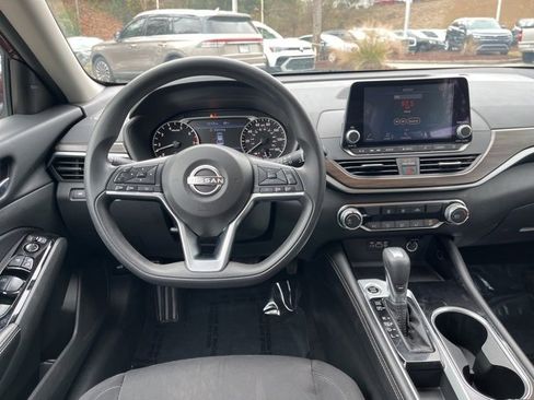 Used 2023 Nissan Altima 2.5 SV image 17