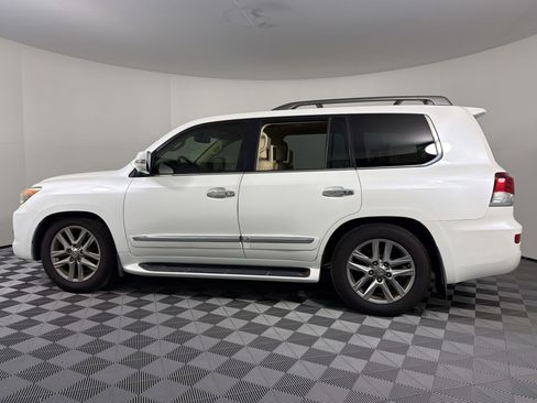Used 2014 Lexus LX 570 4WD image 2