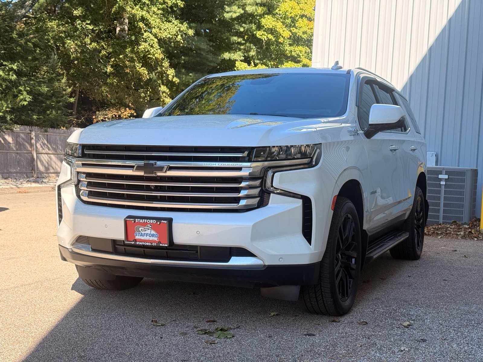 Used 2023 Chevrolet Tahoe High Country AWD/4WD image 3