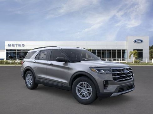 New 2026 Ford Explorer Active RWD image 7