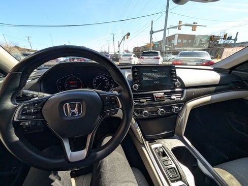 Used 2019 Honda Accord Touring image 21