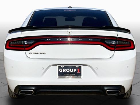 Used 2022 Dodge Charger SXT RWD image 5