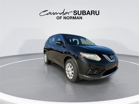 Used 2015 Nissan Rogue S image 2