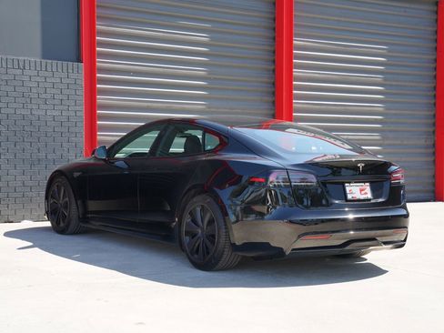 Used 2022 Tesla Model S Base image 3